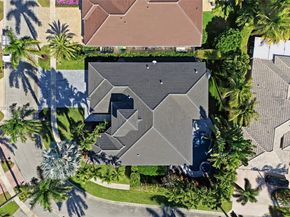 11098 Canary Island Ct, Plantation FL 33324