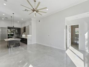 11098 Canary Island Ct, Plantation FL 33324