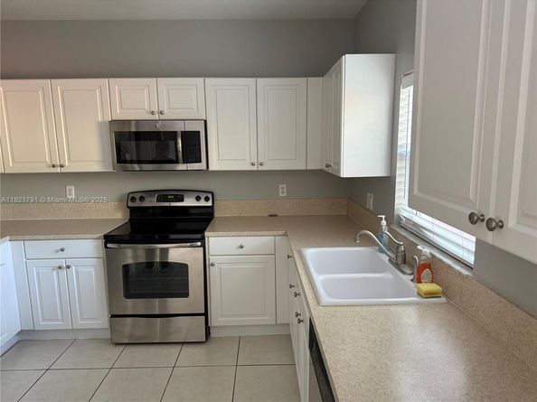 2402 NE 41st Pl, Homestead FL 33033