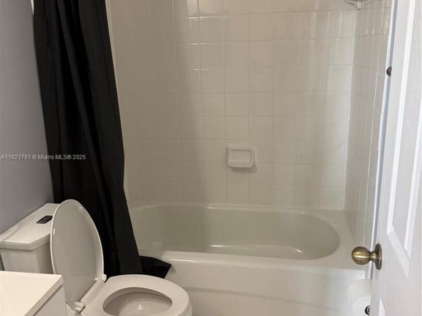 2402 NE 41st Pl, Homestead FL 33033