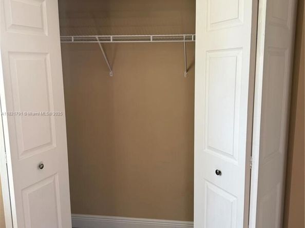 2402 NE 41st Pl, Homestead FL 33033