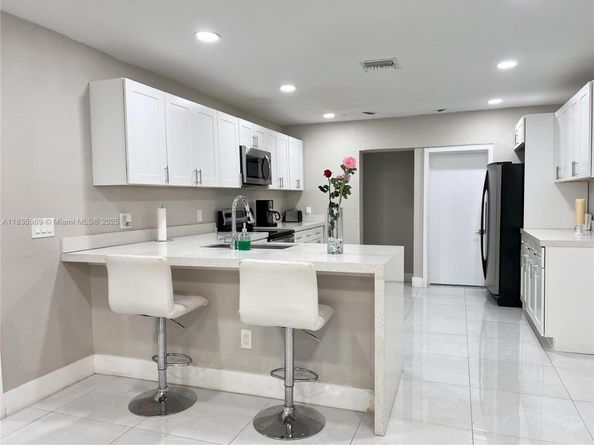 341 S 24th Ave, Hollywood FL 33020