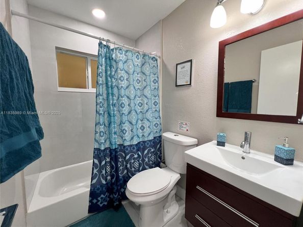 341 S 24th Ave, Hollywood FL 33020