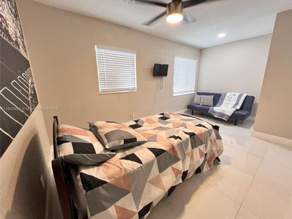 341 S 24th Ave, Hollywood FL 33020