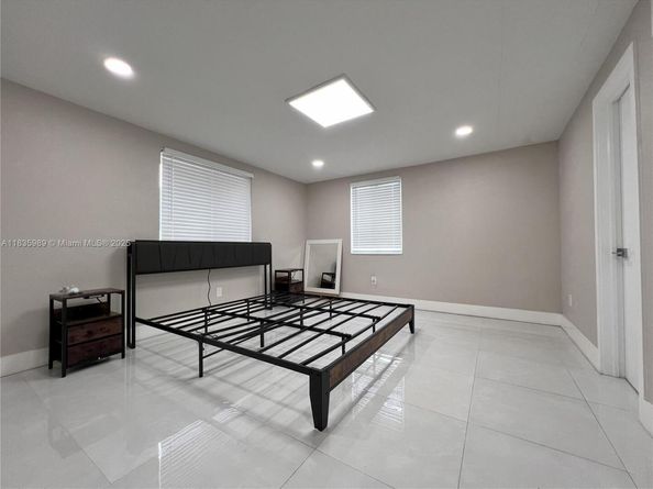 341 S 24th Ave, Hollywood FL 33020