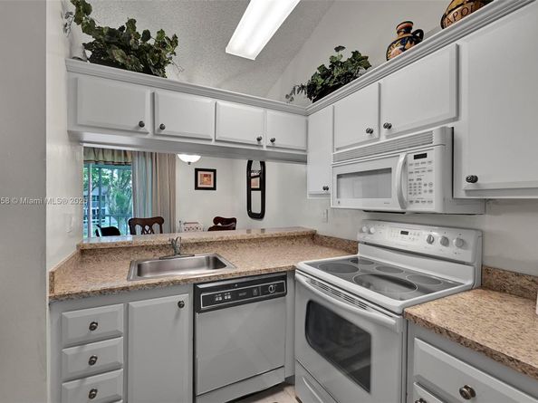 14006 SW 91st Ter 14006, Miami FL 33186