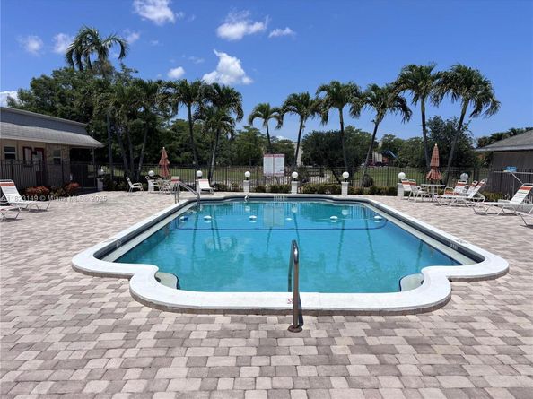 4331 NW 16th St D304, Lauderhill FL 33313