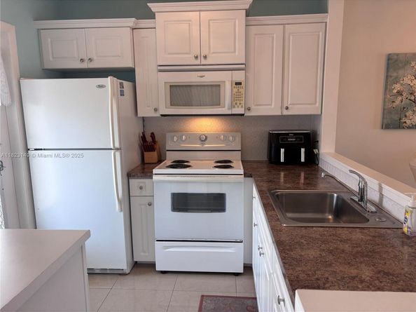 4331 NW 16th St D304, Lauderhill FL 33313