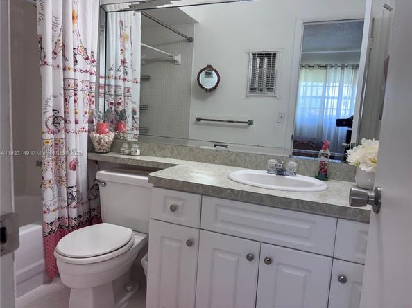 4331 NW 16th St D304, Lauderhill FL 33313