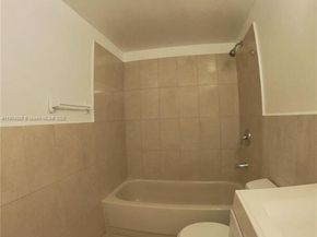 65 NE 202nd Ter Q22, Miami Gardens FL 33179