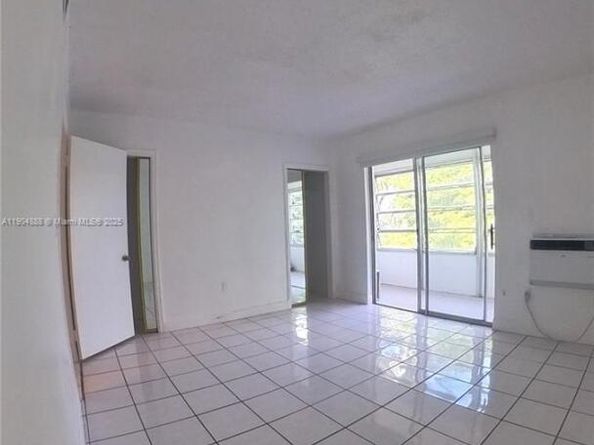 65 NE 202nd Ter Q22, Miami Gardens FL 33179