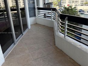 3600 Mystic Pointe Dr 615, Aventura FL 33180