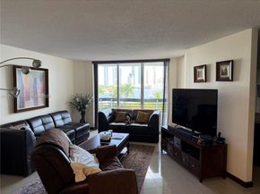 3600 Mystic Pointe Dr 615, Aventura FL 33180