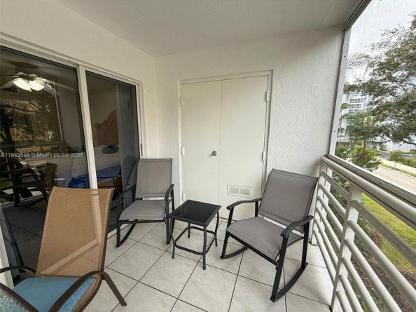 17801 N Bay Rd 302, Sunny Isles Beach FL 33160