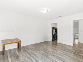 640 NW 98th Ct 640, Miami FL 33172
