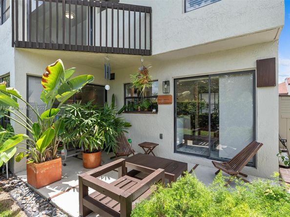 640 NW 98th Ct 640, Miami FL 33172