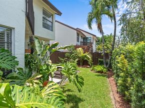 640 NW 98th Ct 640, Miami FL 33172
