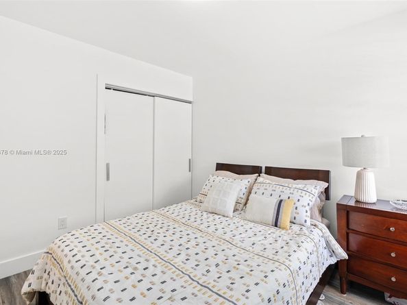 640 NW 98th Ct 640, Miami FL 33172