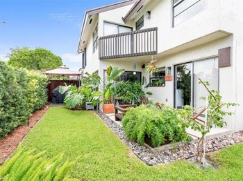 640 NW 98th Ct