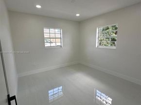 3960 NW 174th St, Miami Gardens FL 33055