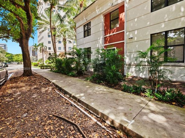 888 S Douglas Rd 113, Coral Gables FL 33134