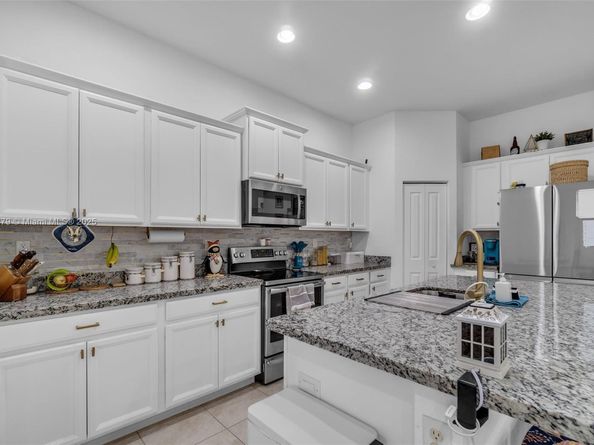 4136 NE 21st Ct, Homestead FL 33033
