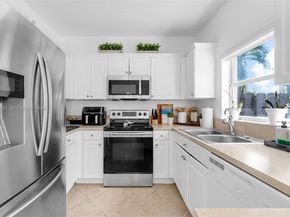 2406 NE 41st Pl, Homestead FL 33033