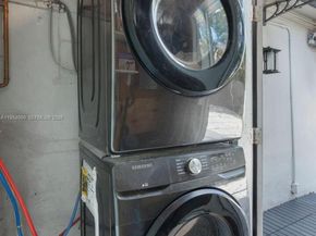 5771 SW 39th St, Davie FL 33314