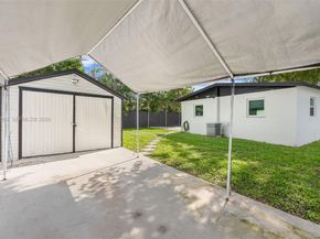 5771 SW 39th St, Davie FL 33314