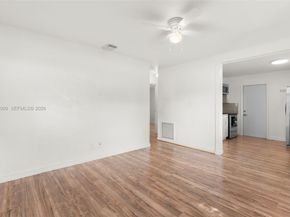 5771 SW 39th St, Davie FL 33314