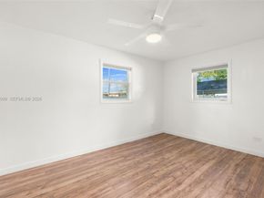 5771 SW 39th St, Davie FL 33314