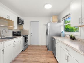 5771 SW 39th St, Davie FL 33314