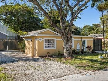 1416 SW 33Ct