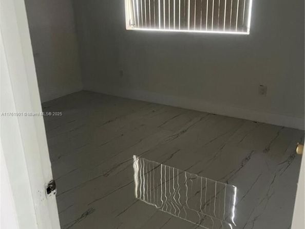 20 NE 215th St, Miami Gardens FL 33179