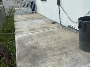 20 NE 215th St, Miami Gardens FL 33179