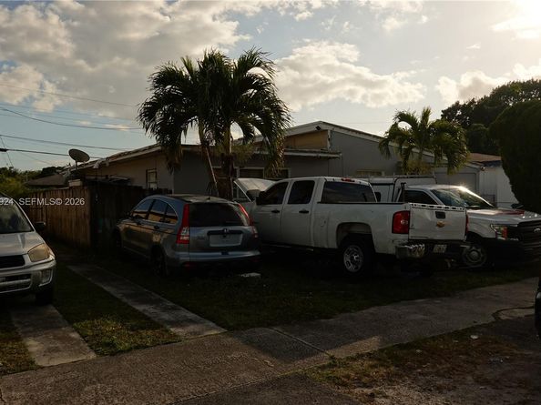 810 NW 84th Ter, Miami FL 33150