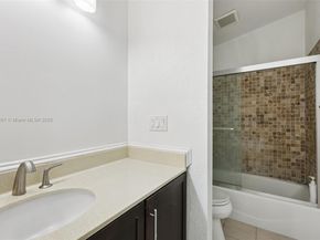 3239 NW 44th St 6, Oakland Park FL 33309