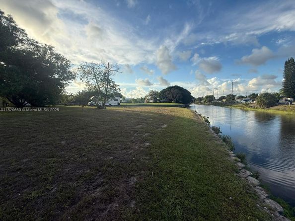 18535 NW 39th Ct, Miami Gardens FL 33055