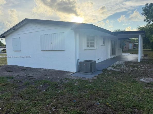 18535 NW 39th Ct, Miami Gardens FL 33055