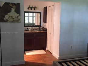 9491 SE Evergreen Pl 102, Davie FL 33324