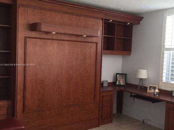 9491 SE Evergreen Pl 102, Davie FL 33324