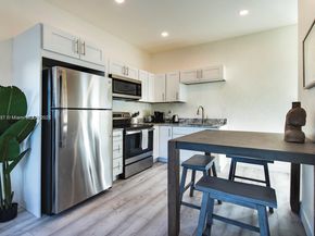115 SE 2nd St, Hallandale Beach FL 33009