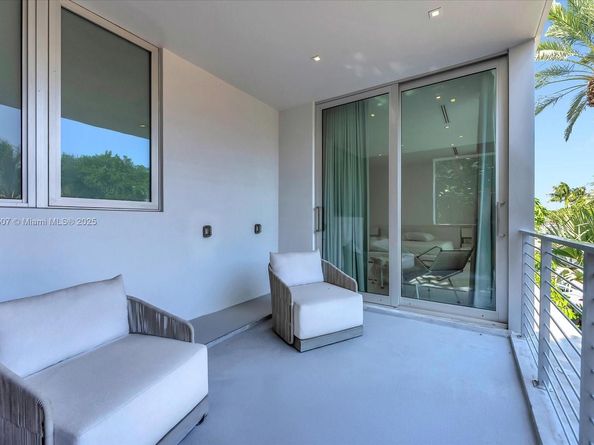 7830 Atlantic Way, Miami Beach FL 33141