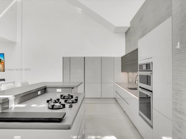 7830 Atlantic Way, Miami Beach FL 33141