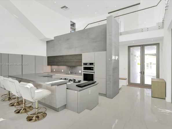 7830 Atlantic Way, Miami Beach FL 33141