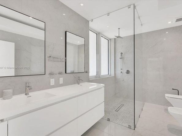 7830 Atlantic Way, Miami Beach FL 33141