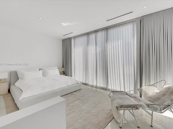 7830 Atlantic Way, Miami Beach FL 33141