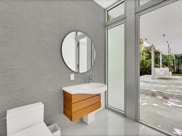 7830 Atlantic Way, Miami Beach FL 33141