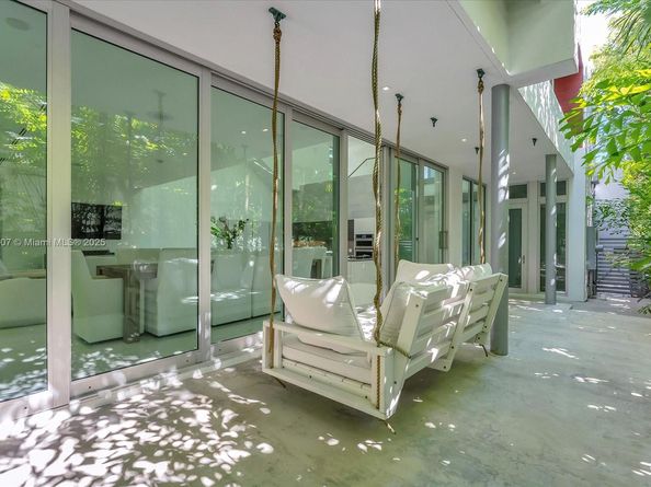 7830 Atlantic Way, Miami Beach FL 33141