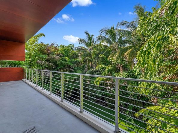 7830 Atlantic Way, Miami Beach FL 33141